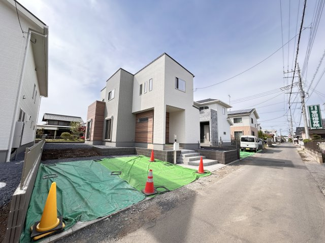 【ワイウッドコート】小山市羽川 第2期の前面道路含む現地写真|〇2号棟〇
前面道路は交通量も少ないので、車の出し入れもスムーズ♪
※2026年4月撮影