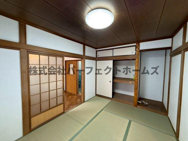 池之宮2丁目戸建　賃貸の和室|畳の上でゆっくりとくつろげる和室です
