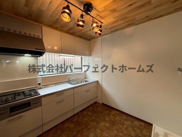 池之宮2丁目戸建　賃貸のキッチン|コンパクトなキッチンで掃除もラクラク