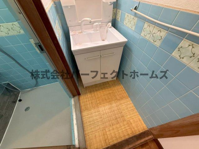 池之宮2丁目戸建　賃貸の洗面所|忙しい朝には欠かせない洗面所です