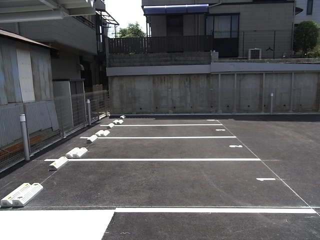 モント　マヤの駐車場