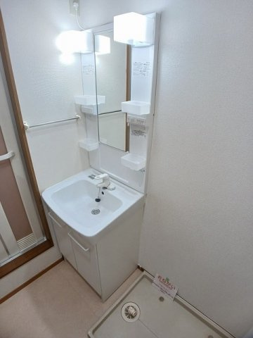 ホワイト・リバーの洗面所|コンパクトで使いやすい洗面所