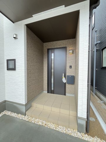 【玄関】 | 春日市須玖北5丁目　F号棟（全7棟）【仲介手数料無料・0円】 | 現地写真。