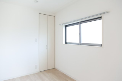 【洋室】 | グランドライフ戸畑 | 明るい洋室です※写真は類似です