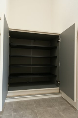 【玄関】 | グランドライフ戸畑 | シューズボックスが付いています※写真は類似です