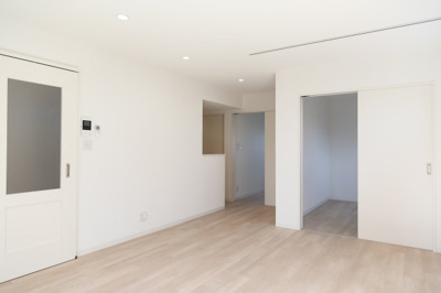 【居間・リビング】 | グランドライフ戸畑 | ゆったりとしたリビングです※写真は類似です