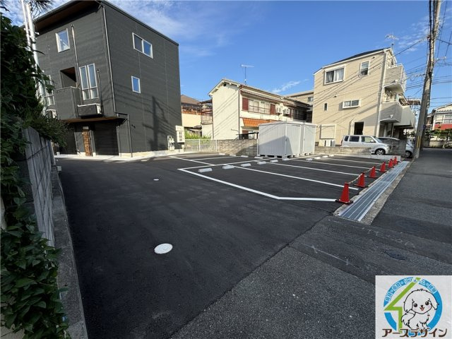 R-style明石松の内の駐車場