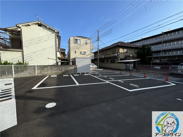 R-style明石松の内の駐車場