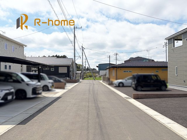 小美玉市羽鳥第12　新築戸建て　1号棟の前面道路含む現地写真|周辺環境も併せて案内致します♪
閑静な住宅地で笑顔あふれる新生活！
ぜひ現地へお越しください♪