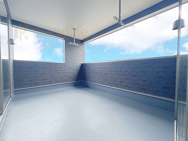 小美玉市羽鳥第12　新築戸建て　1号棟のバルコニー|急な雨でも安心のインナーバルコニー♪忙しいご夫婦も大満足♪