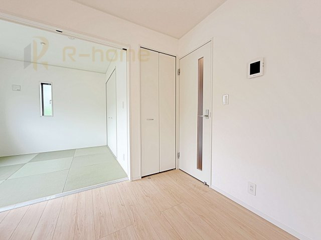 小美玉市羽鳥第12　新築戸建て　1号棟の収納|掃除道具などの収納に便利なリビングクローゼット♪
