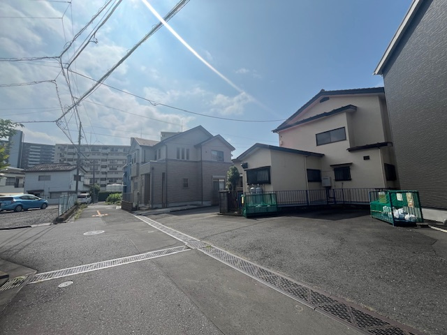 【中古】入間市高倉リフォーム中古住宅の前面道路含む現地写真