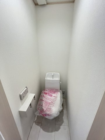 【トイレ】 | 春日市須玖北5丁目　G号棟（全7棟）【仲介手数料無料・0円】 | 現地写真。2階にもトイレです。