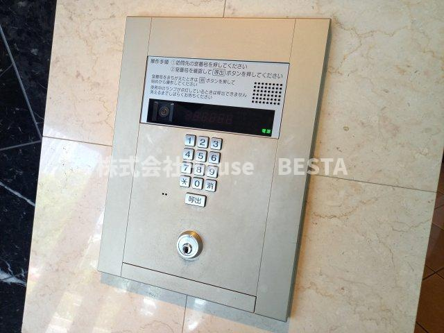 プレサンス三宮フラワーロードのエントランス