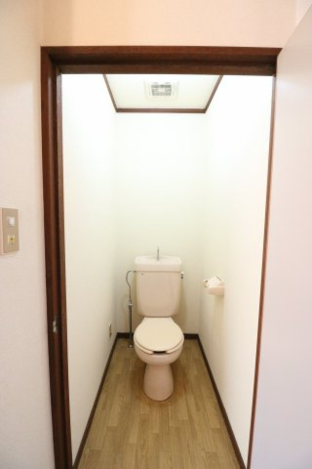 ニュートンヴィレッジのトイレ|落ち着いたトイレです