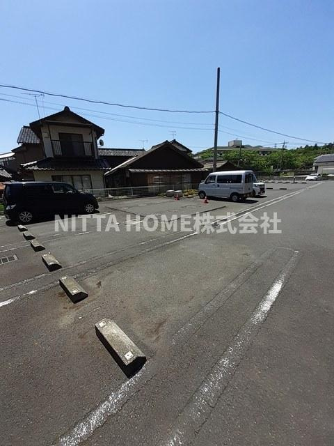 京丹後市大宮町善王寺のアパートの駐車場|敷地内に駐車場も完備(^^♪
