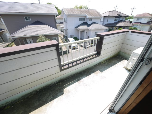 東金市大沼田　中古戸建のバルコニー|4LDK 閑静な分譲地 駐車2台 約10年間別荘利用で内装比較的きれい  駐車2台可能