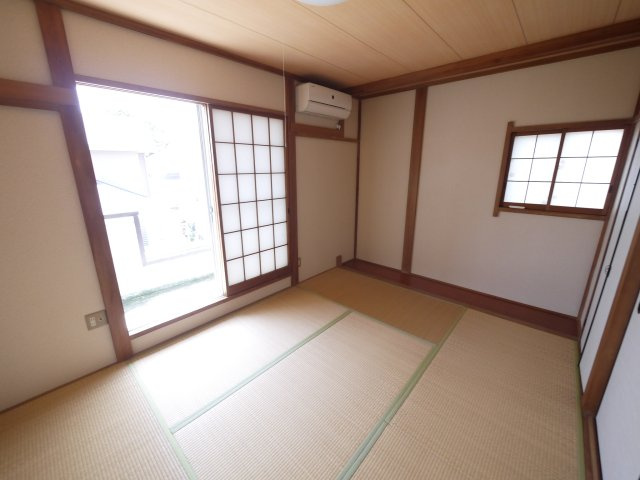 東金市大沼田　中古戸建の和室|4LDK 閑静な分譲地 駐車2台 約10年間別荘利用で内装比較的きれい  駐車2台可能