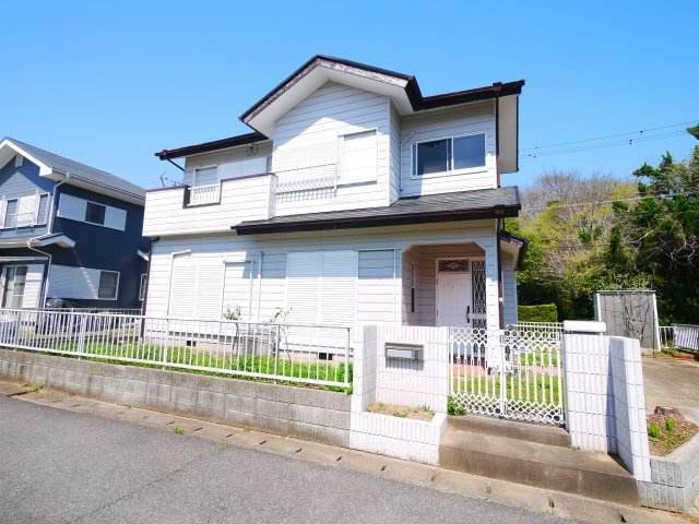 東金市大沼田　中古戸建の外観|4LDK 閑静な分譲地 駐車2台 約10年間別荘利用で内装比較的きれい  駐車2台可能