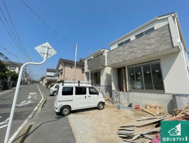 宇治市広野町寺山　第2期　新築一戸建ての前面道路含む現地写真|周辺は落ち着いた街並みの住宅地！子育てがしやすい住環境です！まだ未完成ですが、現地でしかわからない事もございます。是非一度ご覧ください。