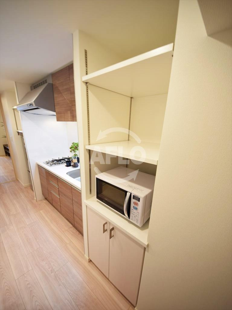 パークアクシス本町のキッチン|パークアクシス本町　キッチン横収納