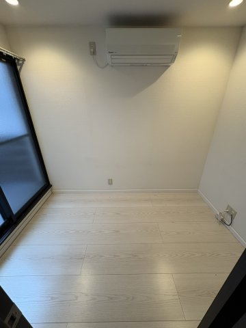 文京区根津二丁目・中古戸建の洋室|きれいな洋室です
