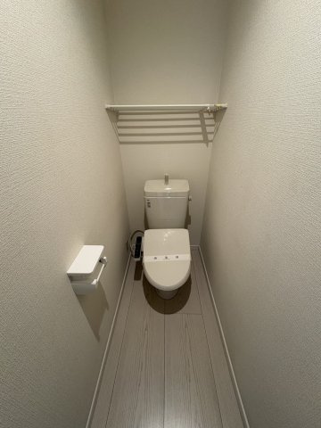 文京区根津二丁目・中古戸建のトイレ|シンプルで使いやすいトイレです