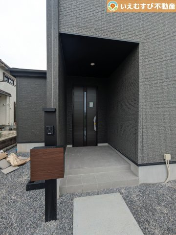 GRAFARE　羽生市藤井上組2期のエントランス