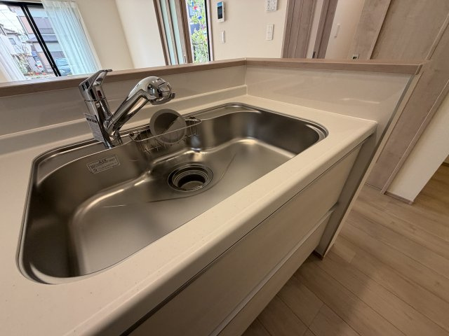 《仲介手数料無料》川越市砂新田５丁目30-8新築一戸建てハートフルタウンのキッチン