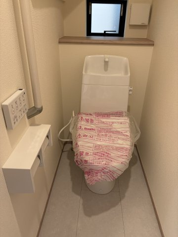 《仲介手数料無料》川越市砂新田５丁目30-8新築一戸建てハートフルタウンのトイレ|1階