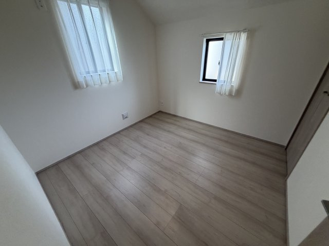 《仲介手数料無料》川越市砂新田５丁目30-8新築一戸建てハートフルタウンの洋室|2階　4.5帖