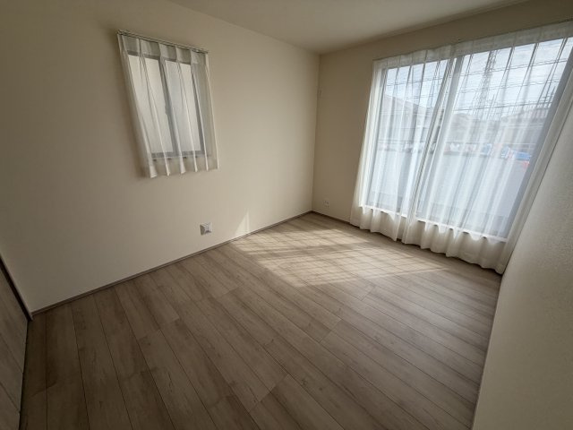 《仲介手数料無料》川越市砂新田５丁目30-8新築一戸建てハートフルタウンの洋室|2階 6帖
