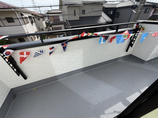 《仲介手数料無料》川越市砂新田５丁目30-8新築一戸建てハートフルタウンのバルコニー