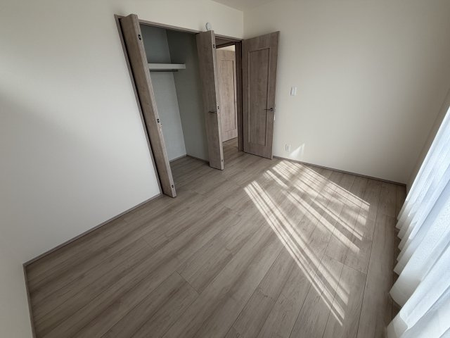 《仲介手数料無料》川越市砂新田５丁目30-8新築一戸建てハートフルタウンの洋室|2階 6帖