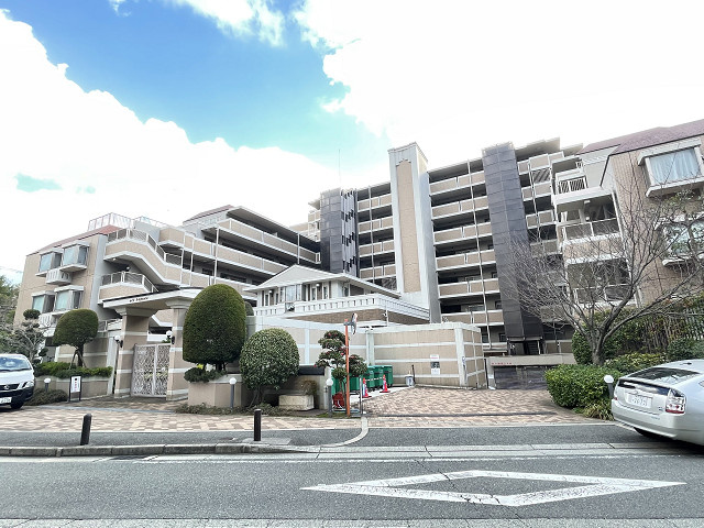 アルス甲陽園の外観