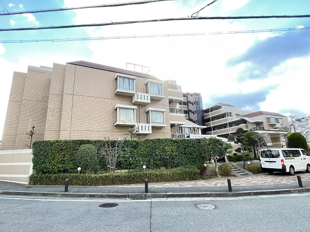 アルス甲陽園の外観