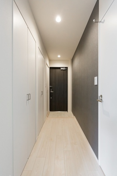 ORME COURT KINSHICHOの玄関