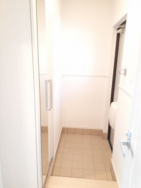 大和市福田のアパートの玄関