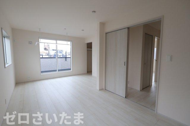 《仲介手数料無料》川越市仙波町４丁目25-51新築一戸建てブルーミングガーデンの洋室|5.25帖と6帖のお部屋として区切ることもできます。