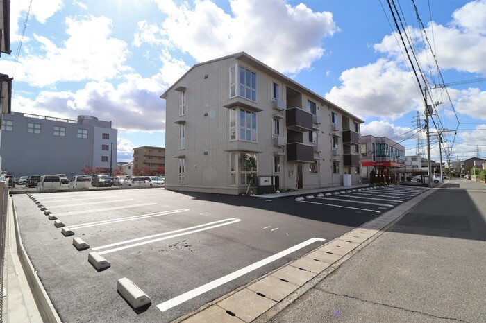ミルトの駐車場