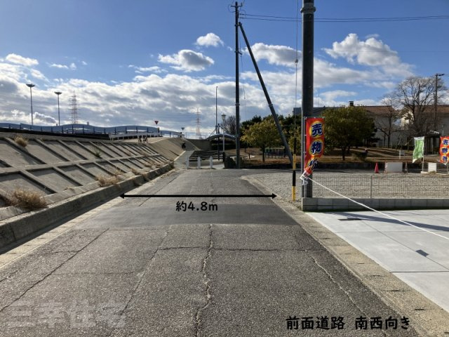 碧南市入船町の前面道路含む現地写真|前面道路が広いからお車の乗り入れもラクラク