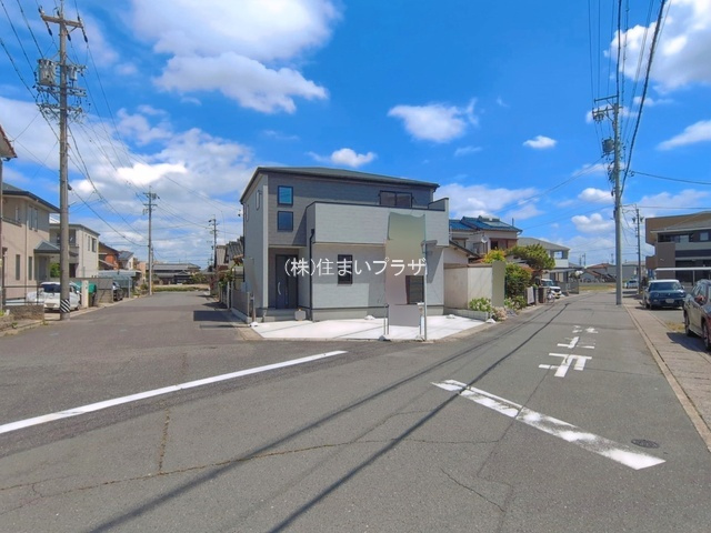 仲介手数料無料）一宮市森本五丁目１号棟の前面道路含む現地写真|前面道路含む現地写真です