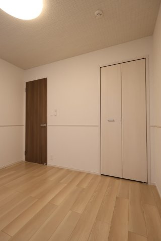 【洋室】 | テナム　プレッソ　メゾン