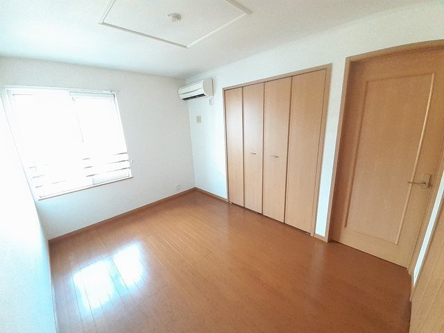 さくらヒルズ霞台　壱番館の寝室|中はこのようになっています