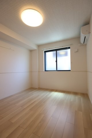 【寝室】 | テナム　プレッソ　メゾン