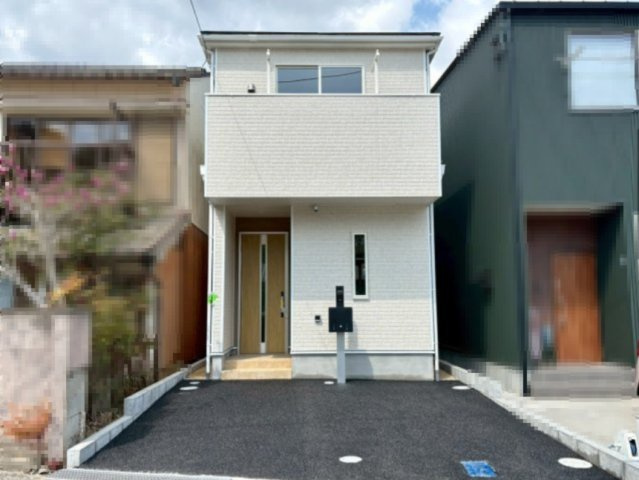 【軽ならP2台可】高知市中秦泉寺第1　新築一戸建の外観|ついに完成しました☆駐車スペース付きで快適生活が叶う住まい♪