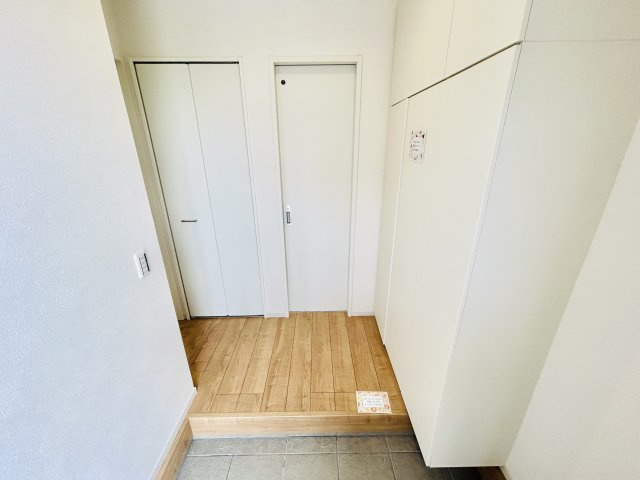 八千代市勝田台南２丁目５期の玄関