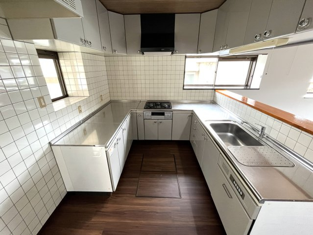 【キッチン】 | 仲介手数料無料！厚南小学校に通えるリフォーム済み中古住宅　宇部市西際波台 | 使いやすいキッチンです