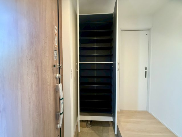 高知市福井町　新築一戸建ての収納|大容量のシューズボックスで玄関がいつもすっきり。家族みんなの靴をまとめて収納できます