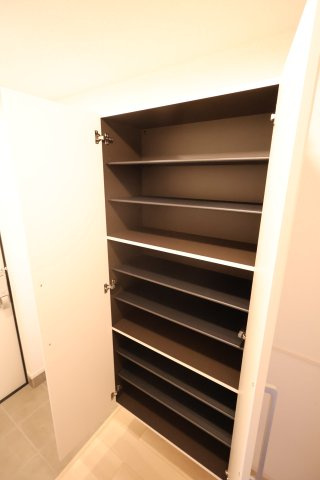 【収納】 | テナム　プレッソ　メゾン | シューズボックス